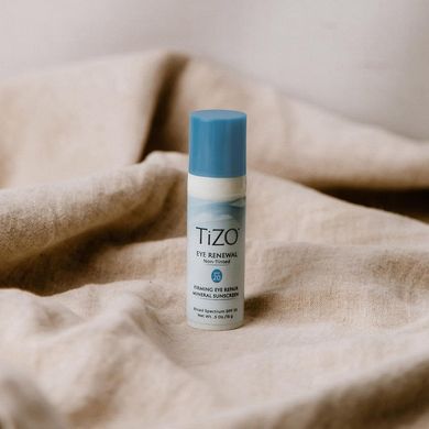 Розгладжувальний крем для шкіри навколо очей TIZO Eye Renewal Firming Eye Repair Mineral Sunscreen Non Tinted SPF 20 15 г - основне фото