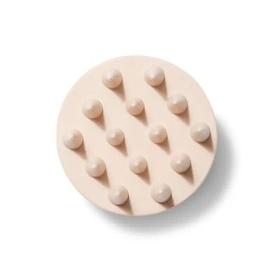 Силіконова щіточка для очищення шкіри голови Mon Mou Soft Scrub Brush Nude 1 шт - основне фото