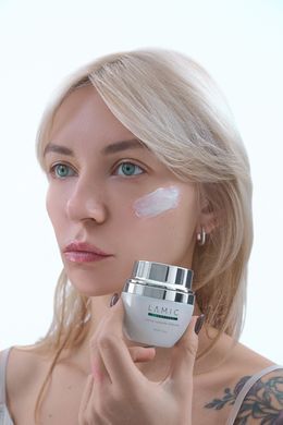 Нічний живильний крем Lamic Cosmetici Crema Nutriente Notturna 50 мл - основне фото