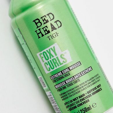 Мусс сильной фиксации для кудрявых волос TIGI Bed Head Row Foxy Curls Mousse 250 мл - основное фото