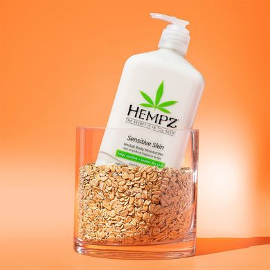Увлажняющее молочко для чувствительной кожи HEMPZ Sensitive Skin Herbal Body Moisturizer 500 мл - основное фото