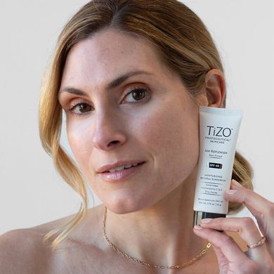 Сонцезахисний зволожувальний крем без відтінку TIZO Photoceutical Skincare AM Replenish Non Tinted Moisturizing Mineral Sunscreen SPF 40 50 г - основне фото